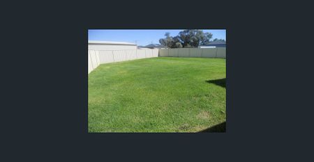 Quiet court location - Photo 5