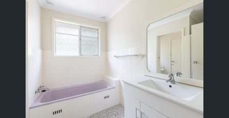 Situated in an elevated position - Photo 5