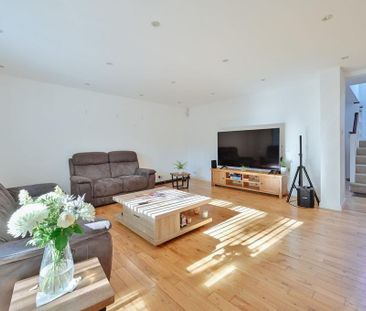 4 bedroom detached house to rent - Photo 2