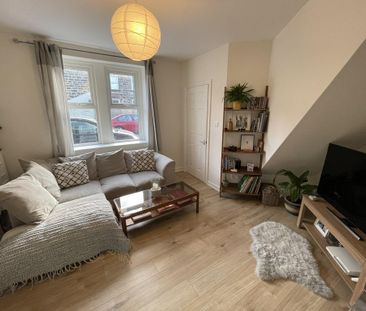 2 bedroom end of terrace house to rent - Photo 4