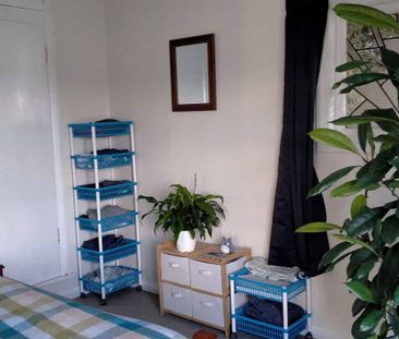 One bedroom furnished flat with great sea views - Photo 5