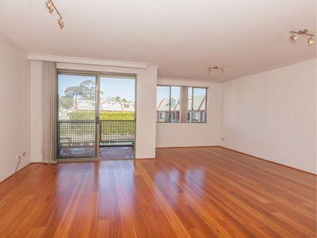 Beautiful 2 Bedroom Apartment in the Heart of Surry Hills - Photo 5