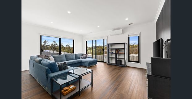 Stylish, Low-Maintenance Living You’ll Love! - Photo 1