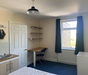 4 bedroom terraced house to rent - Photo 3