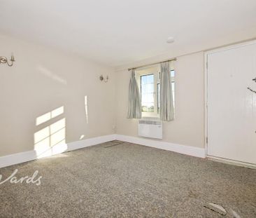 2 bedroom end of terrace house to rent - Photo 1