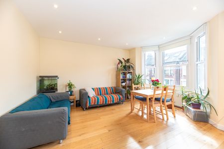 2 Bed Flat, Beechdale Road, SW2 - Photo 2
