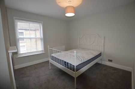 3 bedroom terraced house to rent - Photo 5