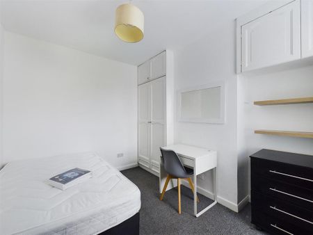 5 bedroom terraced house to rent - Photo 3