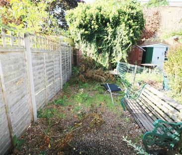 2 bedroom ground floor flat to rent - Photo 6
