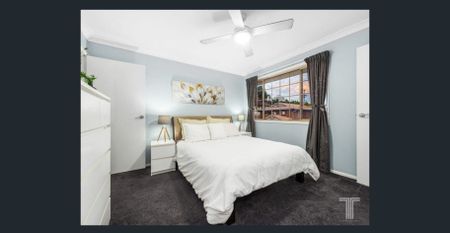 3 Bedroom offstreet townhouse with spacious backyard and entertainment area - Photo 2