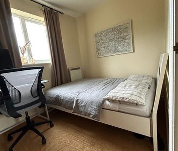 2 Bed Flat, Manchester Court, E16 - Photo 5