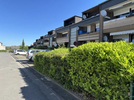 Komfortable 3 Zimmer, Einbauküche und Balkon - Foto 1