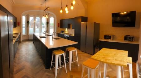 Winton Square, Shelton, Stoke-On-Trent, ST4 - Photo 4