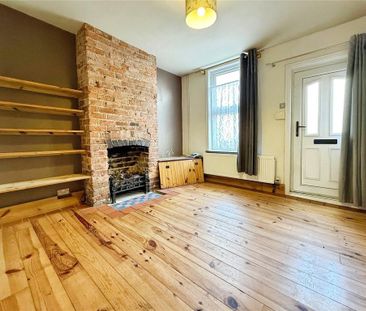 2 bedroom terraced house to rent - Photo 2