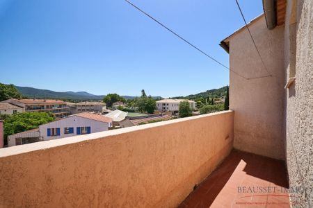 Location Appartement 3 pièces 61m² LE BEAUSSET 83330 - Photo 3