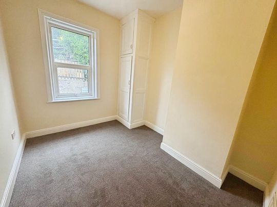 2 bedroom end of terrace house to rent - Photo 1