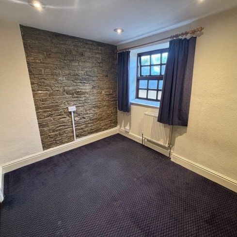 Hollingwood Hall, Chesterfield, S43 - Photo 1