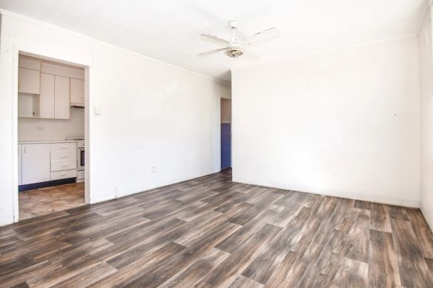 Bright and Spacious Top-Floor Unit - Photo 1