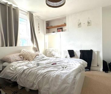 Ocean present this 3 double bedroom house on Sydenham Road, Knowle.... - Photo 6