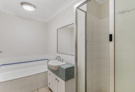 2 Berry Court, Kirwan QLD 4817 - House For Rent | Domain - Photo 5