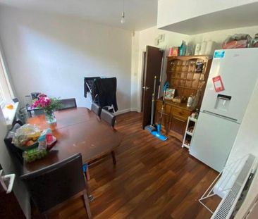 6 bedroom house to rent - Photo 1