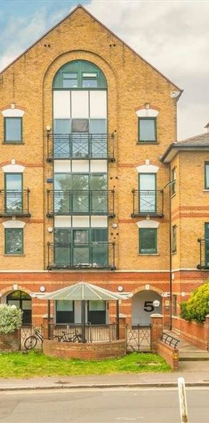 Brent Cross Gardens - Photo 2