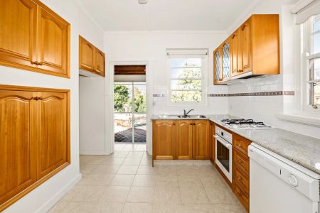 Unit 2/6A Elm Grove, Armadale. - Photo 5