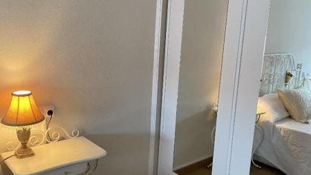 Piso de alquiler en Avenida de Rosalía de Castro, 41, Ensanche - Sar - Photo 3