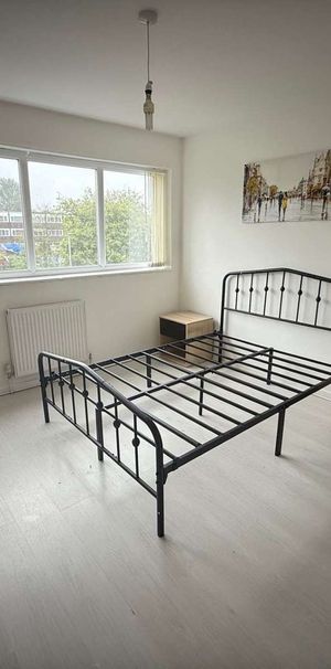 Handforth Lane - Photo 1
