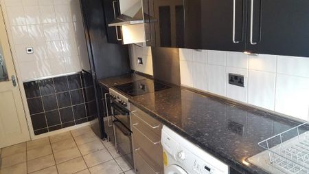 3 bedroom terraced house to rent - Photo 3