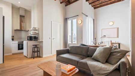 1-bedroom apartment for rent in Almagro, all bills included. - Foto 4