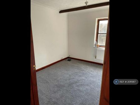 2 bedroom semi-detached house to rent - Photo 3