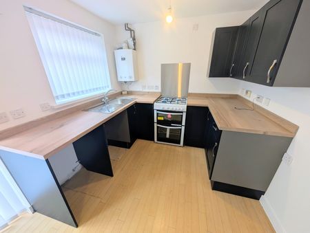 A 3 Bedroom Terraced - Photo 5