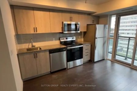 20 Meadowglen Place #733 - Photo 3