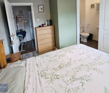 3 bedroom House To Let - Photo 3