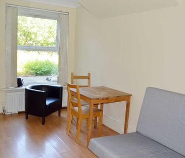 Price £1,250 pcm - Available 26/02/2026 - Furnished - Photo 1