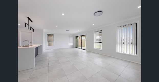 Beautiful Family Home - Photo 1