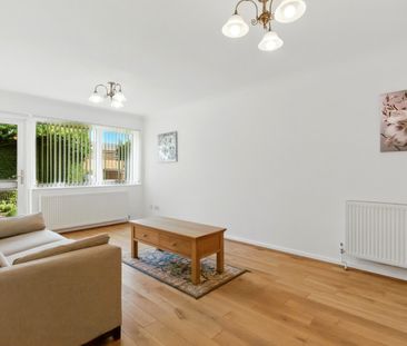 3 Bed Flat, Laburnum Lodge, N3 - Photo 1