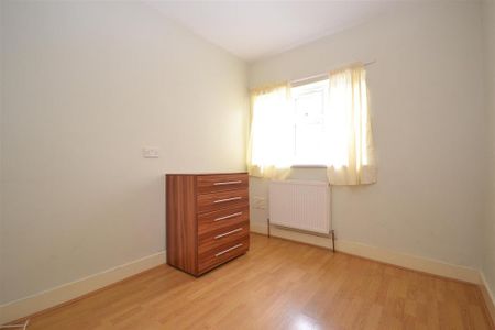 4 bedroom terraced house to rent - Photo 4