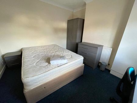 5 bedroom detached house to rent - Photo 5