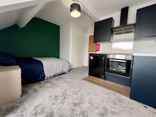 1 bedroom in a house share to rent - Photo 1