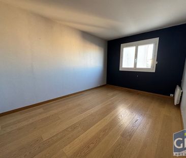 Location Appartement 3 pièces 68m² - Photo 3