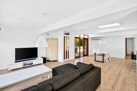 8 Galway Avenue, Killarney Heights NSW 2087 - House For Rent | Domain - Photo 5