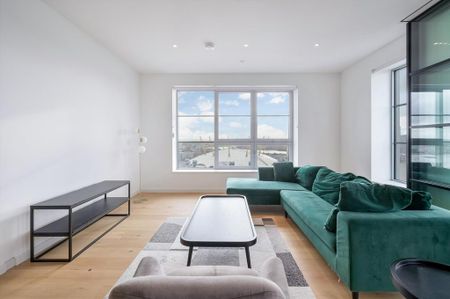 3 bedroom flat to rent - Photo 4