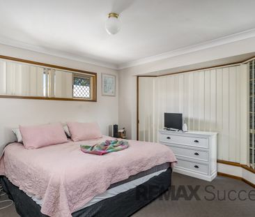 Spacious Family Home with Multiple Living Areas in Convenient Wilso... - Photo 2