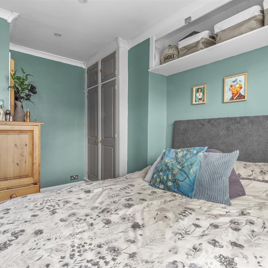 Highwood Crescent, High Wycombe - Photo 1