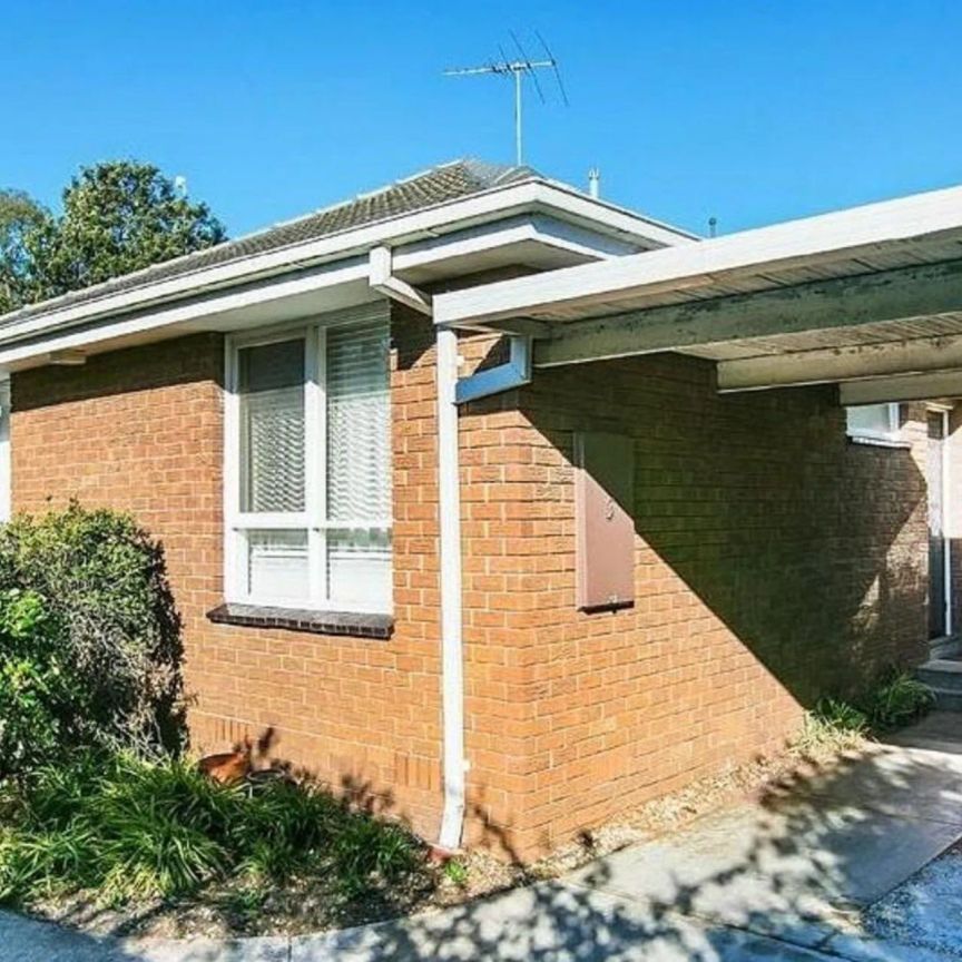 LOW MAINTENANCE LIVING - QUITE BLOCK - Photo 1