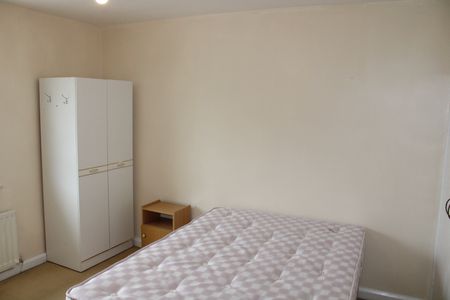 Hagley Road West, Birmingham, B32 - Photo 3