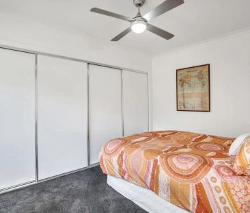 2/17 Dundee Street, Reservoir VIC 3073 - Photo 4