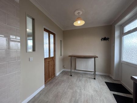 2 bedroom semi-detached house to rent - Photo 3